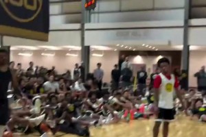 恢复到巅峰状态了？！欧文野球这1v1运球过人也太丝滑了！